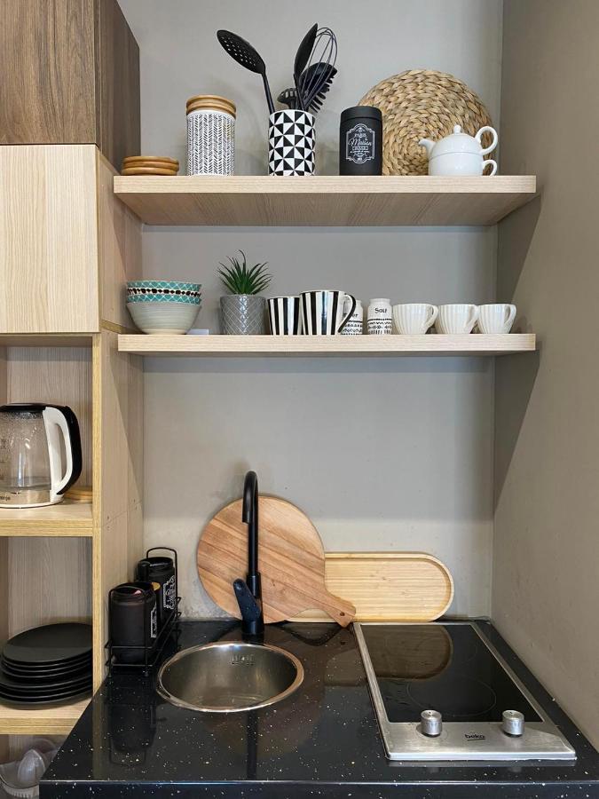 Qerret Boutique Studio Apartment โกเลม ภายนอก รูปภาพ