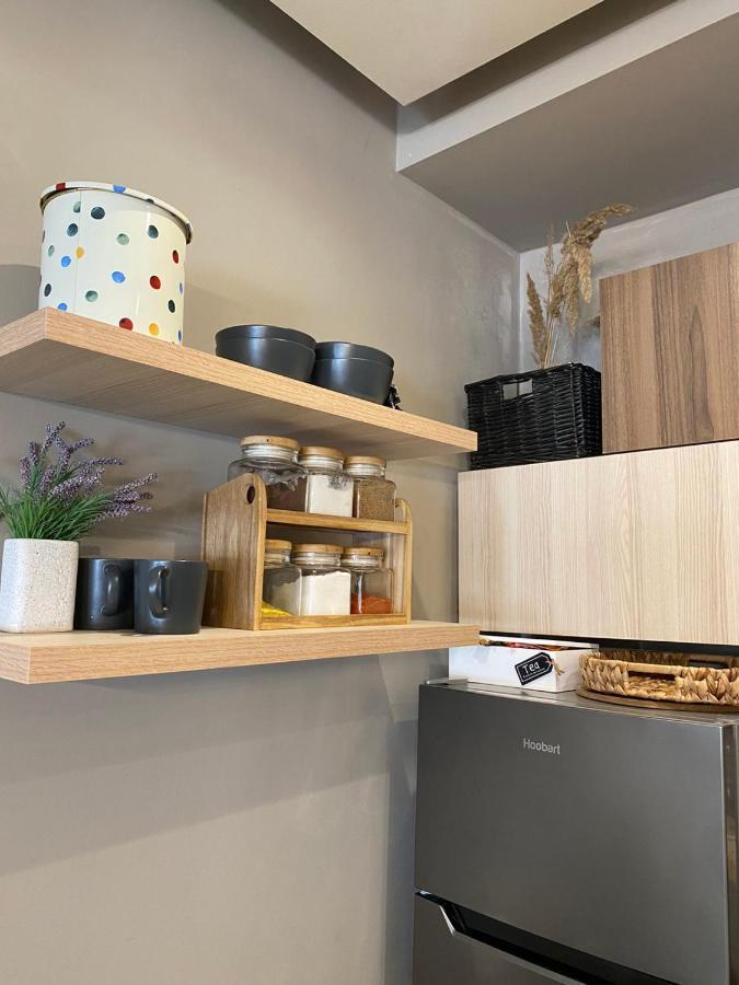 Qerret Boutique Studio Apartment โกเลม ภายนอก รูปภาพ