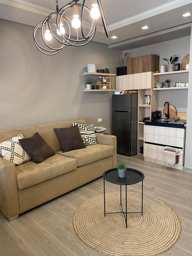 Qerret Boutique Studio Apartment โกเลม ภายนอก รูปภาพ