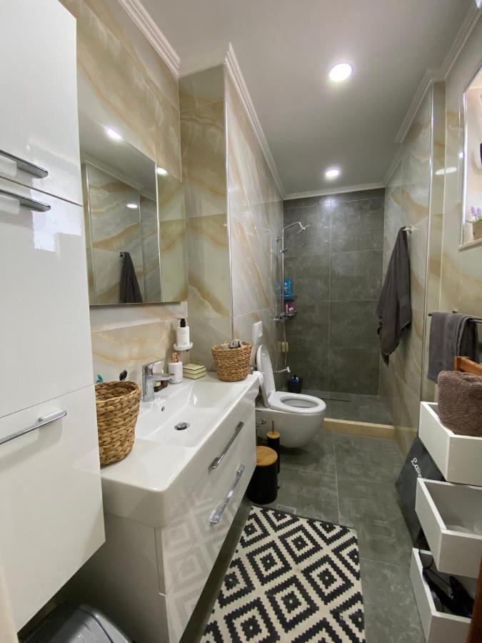 Qerret Boutique Studio Apartment โกเลม ภายนอก รูปภาพ
