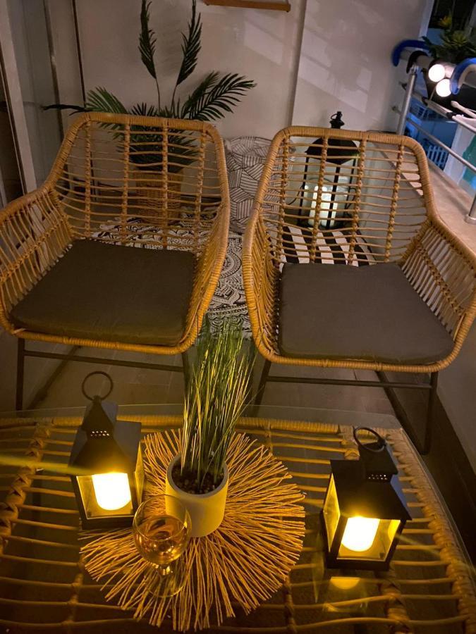 Qerret Boutique Studio Apartment โกเลม ภายนอก รูปภาพ